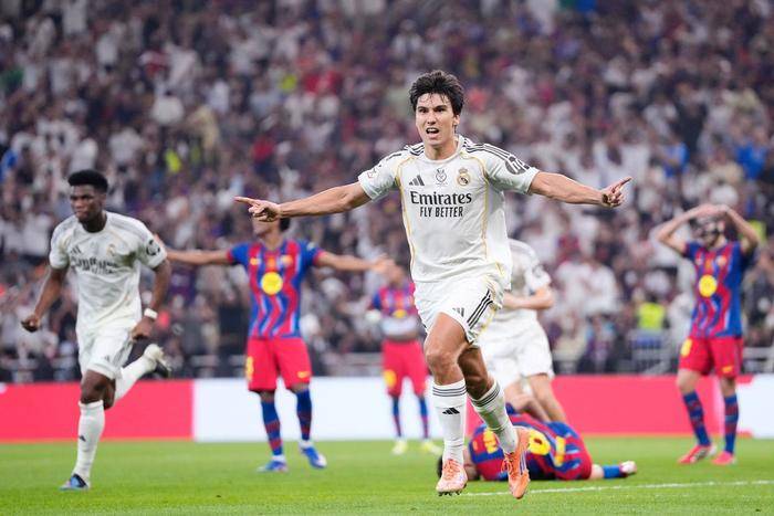 决赛八连胜！巴萨真正锦鲤浮现，连胜皇马不是偶然，欧冠成新目标